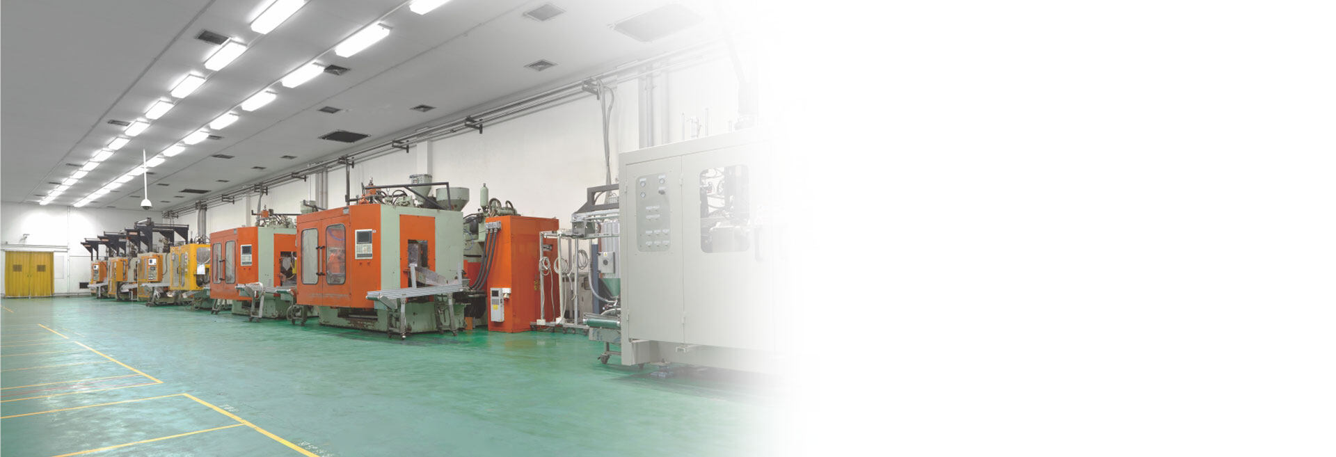 Plastic bottle blow molding workshop