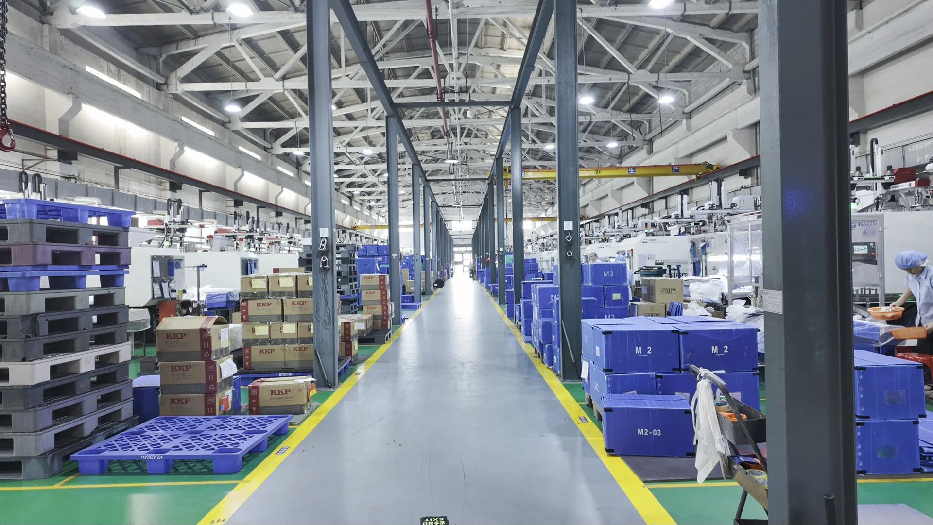 High-volume precision injection molding workshop